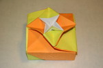Recycled flyer box, type 2.
Designed and folded by Rosemary LYNDALL WEMM, 2005