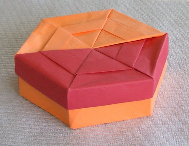 Top outside view of 2 sheet American letter page hex box.