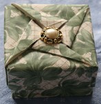 Wallpaper Store Box

Designed by Tomoko Fuse
Folded by Rosemary LYNDALL WEMM