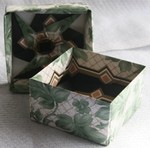 Wallpaper Store Box

Designed by Tomoko Fuse
Folded by Rosemary LYNDALL WEMM